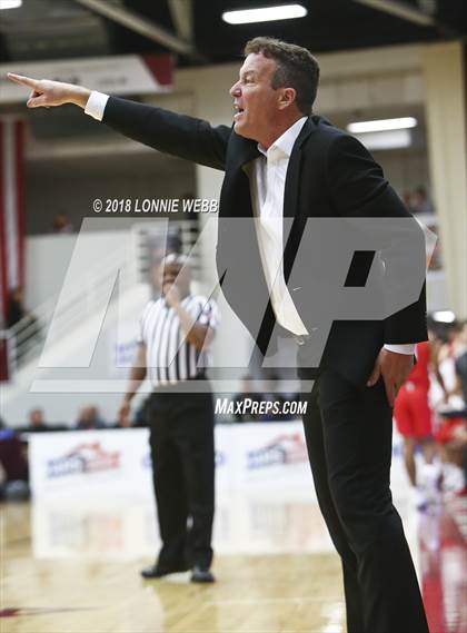 Thumbnail 3 in Montverde Academy vs. Mater Dei (Spalding Hoophall Classic) photogallery.