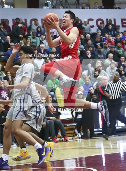 Thumbnail 2 in Montverde Academy vs. Mater Dei (Spalding Hoophall Classic) photogallery.