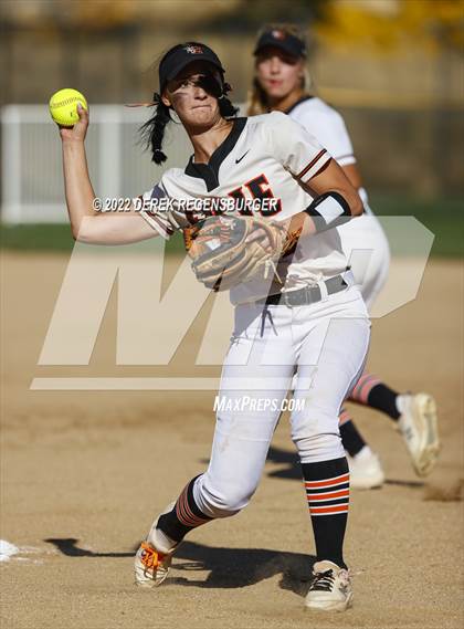 Thumbnail 2 in Fossil Ridge vs Erie (CHSAA 5A Quarterfinal) photogallery.