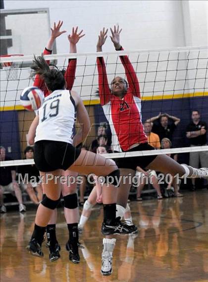 Thumbnail 1 in Assumption vs. Harvard-Westlake (2010 Durango Fall Classic) photogallery.