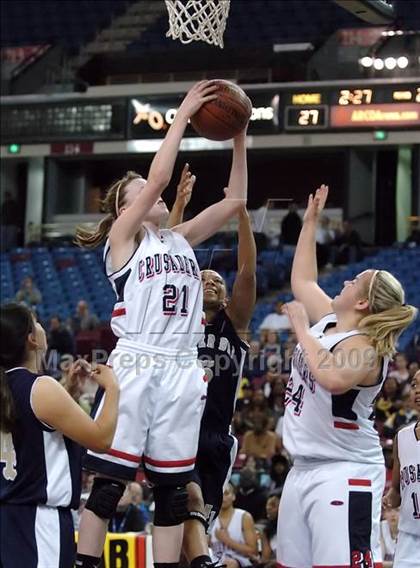 Thumbnail 2 in Mater Dei vs. Modesto Christian (CIF State D4 Final) photogallery.