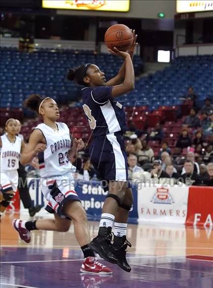 Thumbnail 2 in Mater Dei vs. Modesto Christian (CIF State D4 Final) photogallery.