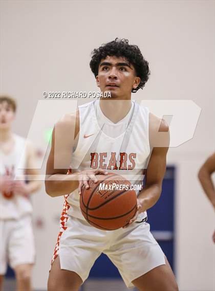 Thumbnail 1 in Selma @ Tulare Western photogallery.