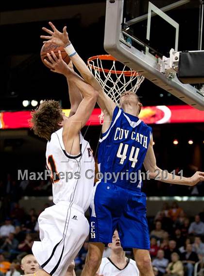 Thumbnail 2 in Covington Catholic vs. Ryle (KHSA Ninth Region Quarterfinal) photogallery.