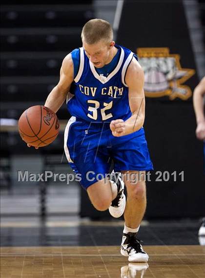 Thumbnail 3 in Covington Catholic vs. Ryle (KHSA Ninth Region Quarterfinal) photogallery.