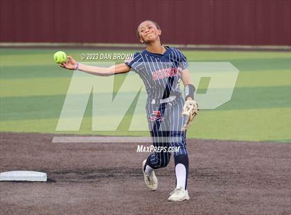 Thumbnail 3 in Aubrey vs Sulphur Springs (UIL 4A Softball Region 2 Regional Semifinal) photogallery.