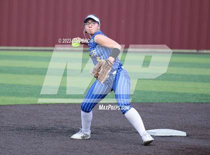 Thumbnail 1 in Aubrey vs Sulphur Springs (UIL 4A Softball Region 2 Regional Semifinal) photogallery.