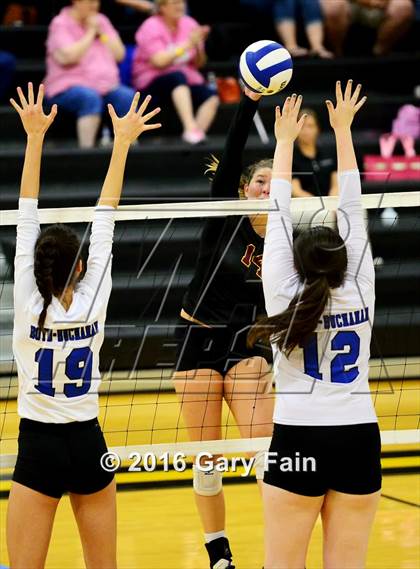 Thumbnail 3 in Boyd- vs Grace Baptist Academy (Hixson Invitation) photogallery.
