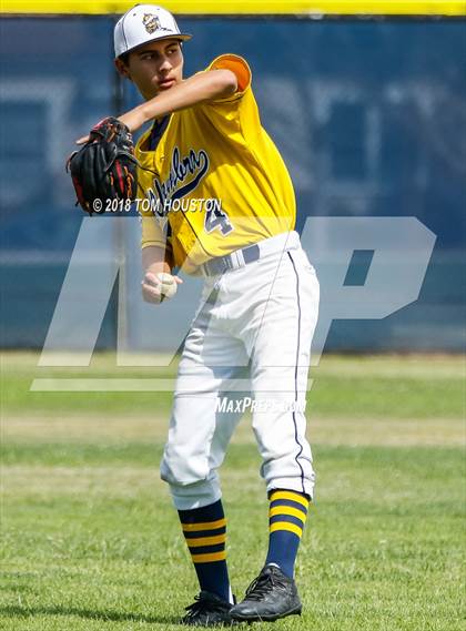 Thumbnail 3 in La Salle @ Alhambra (Dave Moore Classic) photogallery.