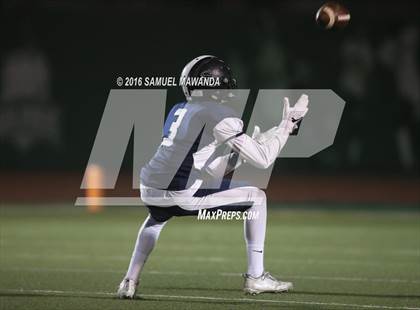 Thumbnail 1 in Sierra Canyon vs Los Angeles (CIF 2-A Regional Final) photogallery.