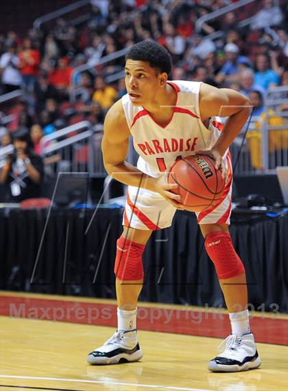 Thumbnail 2 in Salpointe Catholic @ Paradise Valley (AIA D2 Finals) photogallery.