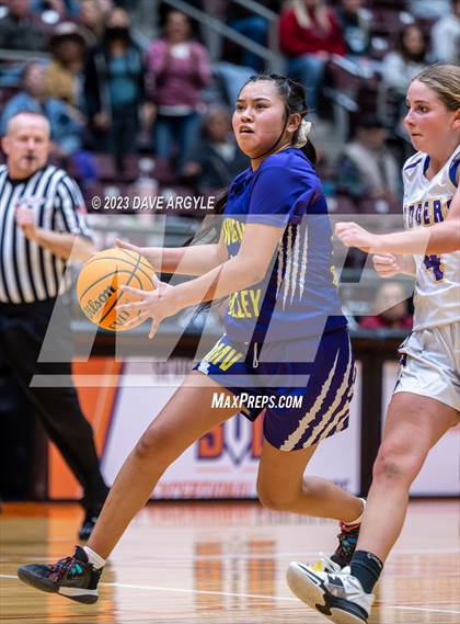Thumbnail 2 in Wayne vs. Monument Valley (UHSAA 1A Quarterfinal) photogallery.