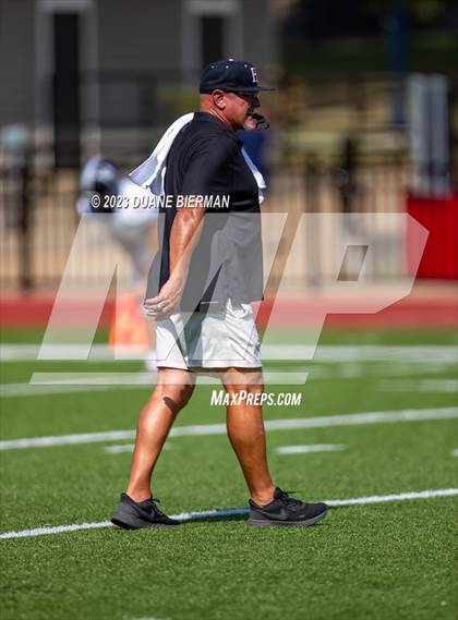 Thumbnail 3 in South Panola vs. Houston photogallery.