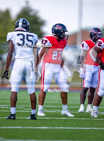 Thumbnail 3 in South Panola vs. Houston photogallery.
