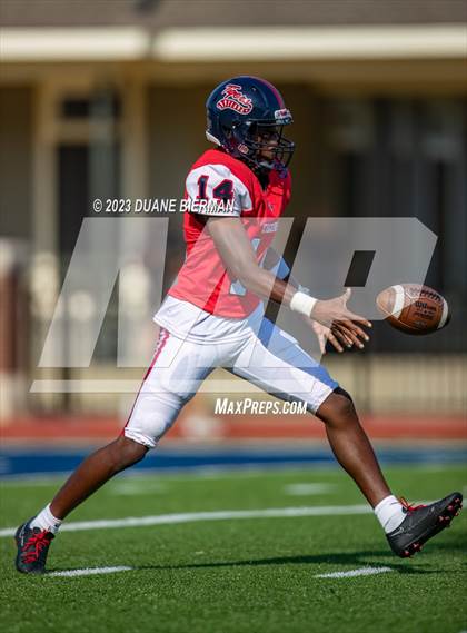 Thumbnail 2 in South Panola vs. Houston photogallery.
