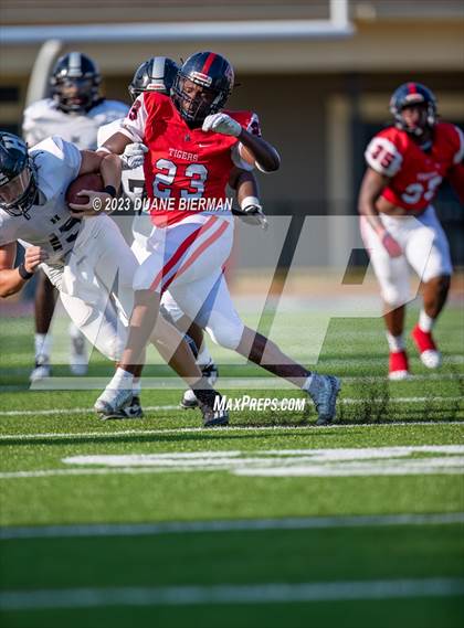 Thumbnail 2 in South Panola vs. Houston photogallery.