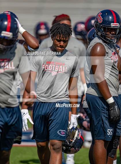 Thumbnail 2 in South Panola vs. Houston photogallery.