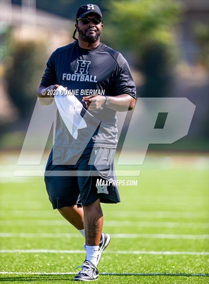Thumbnail 3 in South Panola vs. Houston photogallery.