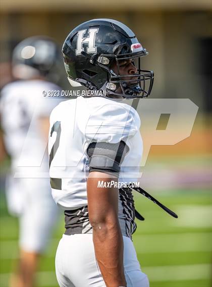 Thumbnail 1 in South Panola vs. Houston photogallery.