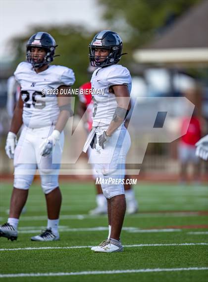 Thumbnail 2 in South Panola vs. Houston photogallery.