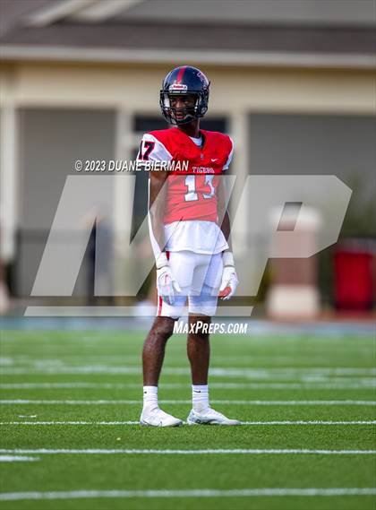 Thumbnail 1 in South Panola vs. Houston photogallery.