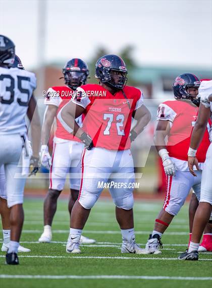 Thumbnail 2 in South Panola vs. Houston photogallery.