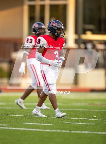 Thumbnail 2 in South Panola vs. Houston photogallery.