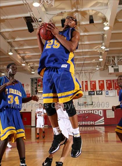 Thumbnail 1 in St. Bernard vs. Beverly Hills (Sea Hawk Classic) photogallery.