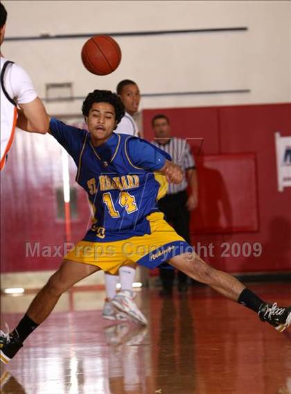 Thumbnail 3 in St. Bernard vs. Beverly Hills (Sea Hawk Classic) photogallery.