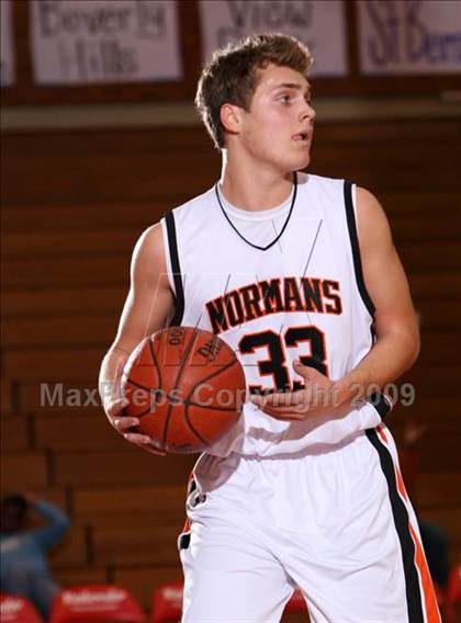 Thumbnail 1 in St. Bernard vs. Beverly Hills (Sea Hawk Classic) photogallery.