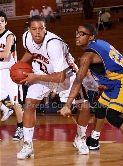 Thumbnail 1 in St. Bernard vs. Beverly Hills (Sea Hawk Classic) photogallery.