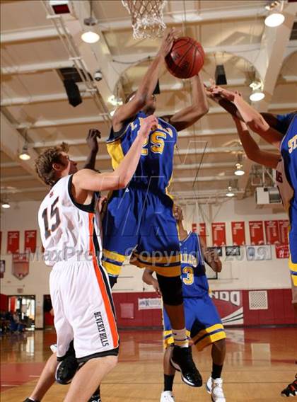 Thumbnail 2 in St. Bernard vs. Beverly Hills (Sea Hawk Classic) photogallery.