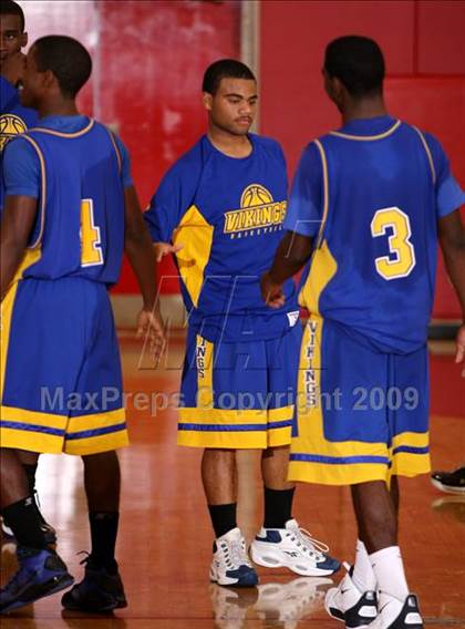 Thumbnail 1 in St. Bernard vs. Beverly Hills (Sea Hawk Classic) photogallery.