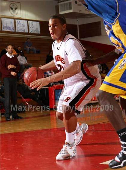 Thumbnail 1 in St. Bernard vs. Beverly Hills (Sea Hawk Classic) photogallery.