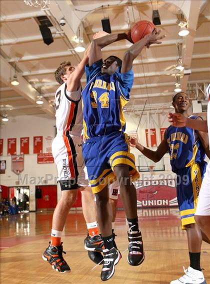 Thumbnail 2 in St. Bernard vs. Beverly Hills (Sea Hawk Classic) photogallery.