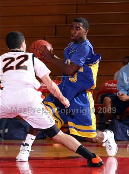 Thumbnail 1 in St. Bernard vs. Beverly Hills (Sea Hawk Classic) photogallery.
