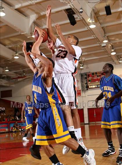 Thumbnail 1 in St. Bernard vs. Beverly Hills (Sea Hawk Classic) photogallery.