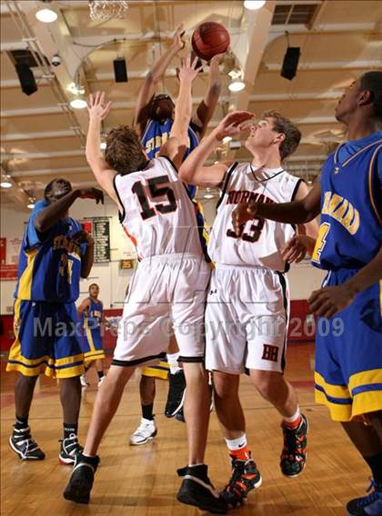 Thumbnail 1 in St. Bernard vs. Beverly Hills (Sea Hawk Classic) photogallery.