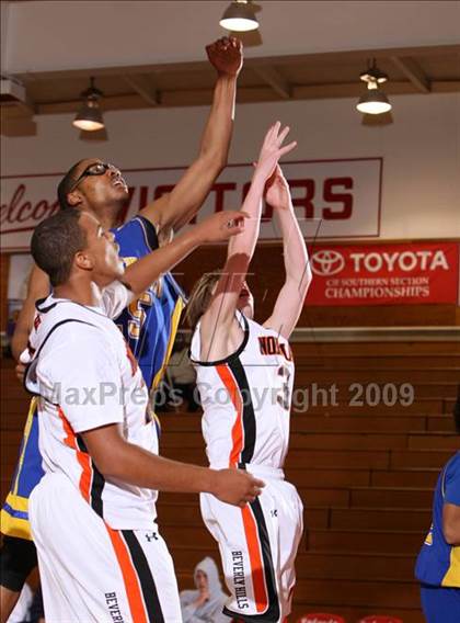 Thumbnail 1 in St. Bernard vs. Beverly Hills (Sea Hawk Classic) photogallery.