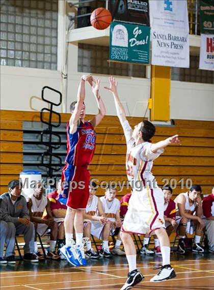 Thumbnail 3 in Oxnard vs. San Marcos (Santa Barbara Holiday Classic Tournament) photogallery.