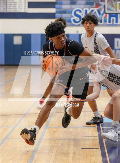 Thumbnail 3 in Willow Canyon vs. Buckeye (Hoopsgiving Tournament) photogallery.