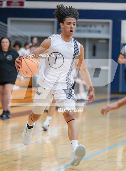 Thumbnail 2 in Willow Canyon vs. Buckeye (Hoopsgiving Tournament) photogallery.