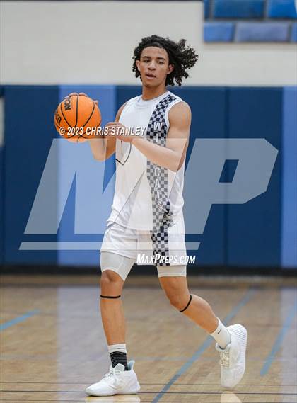 Thumbnail 3 in Willow Canyon vs. Buckeye (Hoopsgiving Tournament) photogallery.