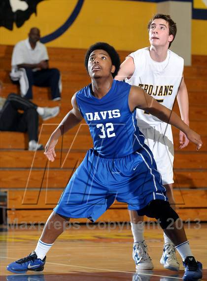 Thumbnail 2 in Davis vs. Oak Ridge (Trojan Toss-Up) photogallery.
