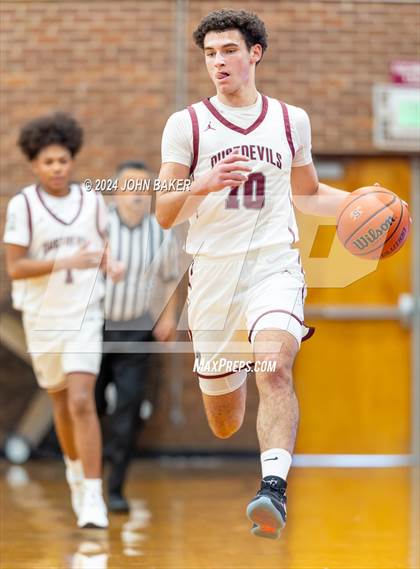 Thumbnail 1 in Hug vs. Dayton (Nelson Electric Rail City Classic) photogallery.