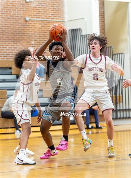 Thumbnail 1 in Hug vs. Dayton (Nelson Electric Rail City Classic) photogallery.
