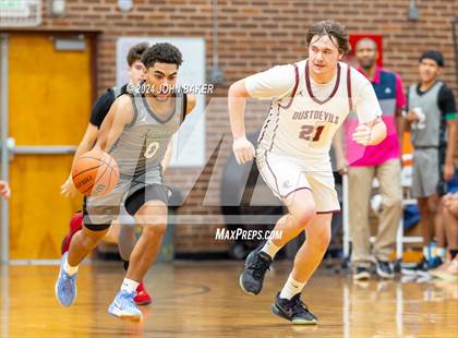 Thumbnail 1 in Hug vs. Dayton (Nelson Electric Rail City Classic) photogallery.