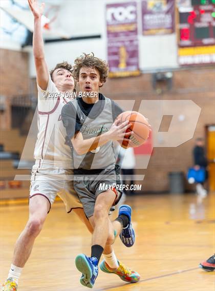 Thumbnail 1 in Hug vs. Dayton (Nelson Electric Rail City Classic) photogallery.