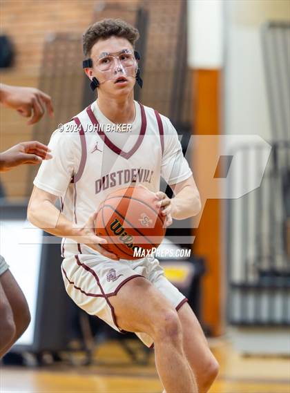 Thumbnail 2 in Hug vs. Dayton (Nelson Electric Rail City Classic) photogallery.