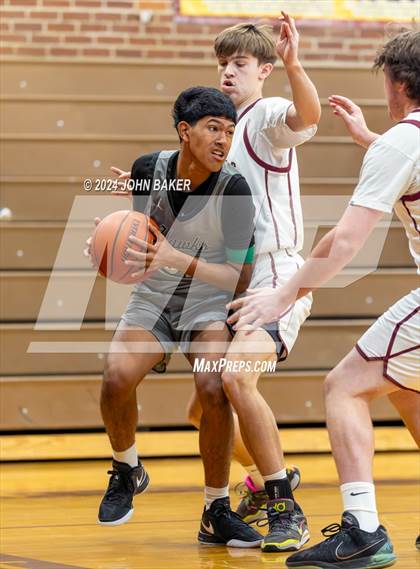 Thumbnail 1 in Hug vs. Dayton (Nelson Electric Rail City Classic) photogallery.